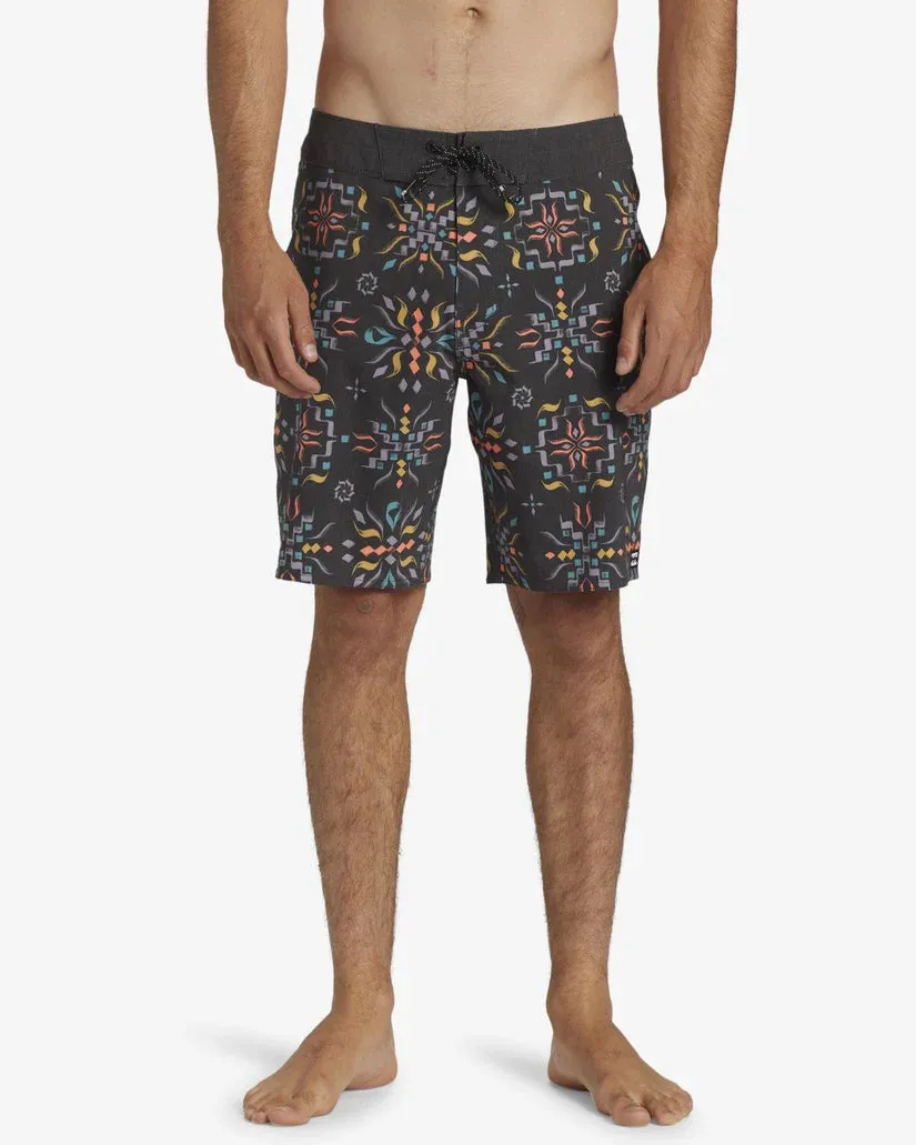 BILLABONG GOOD TIMES PRO BOARDSHORT