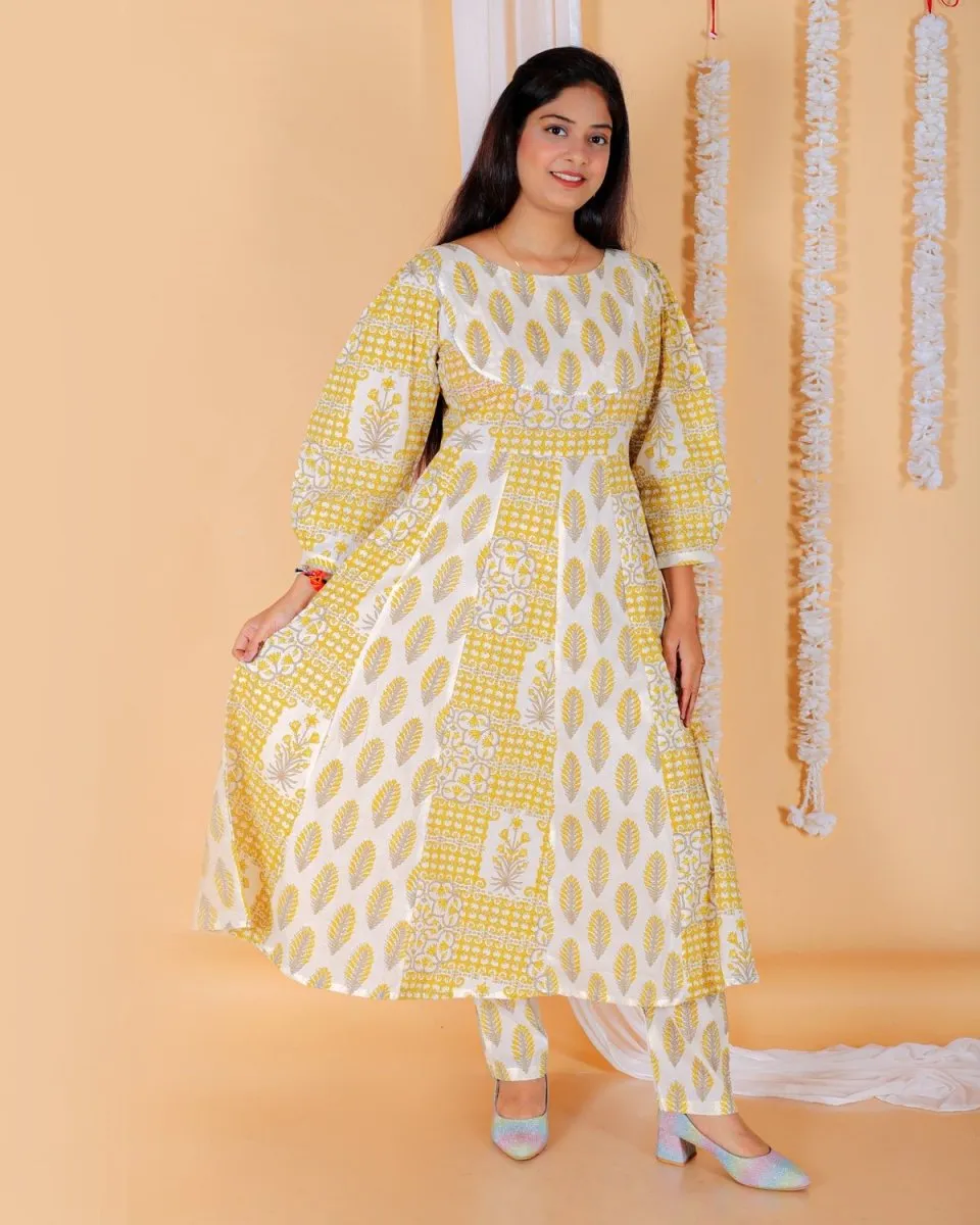 Madhupeela Floral Print Womens Panelled Anarkali Kurta Set